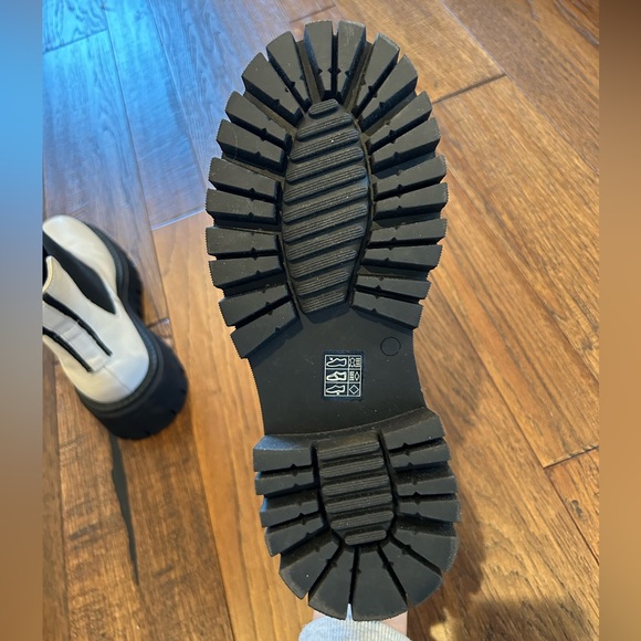 White Booties from Aldo - Picture 4 of 7